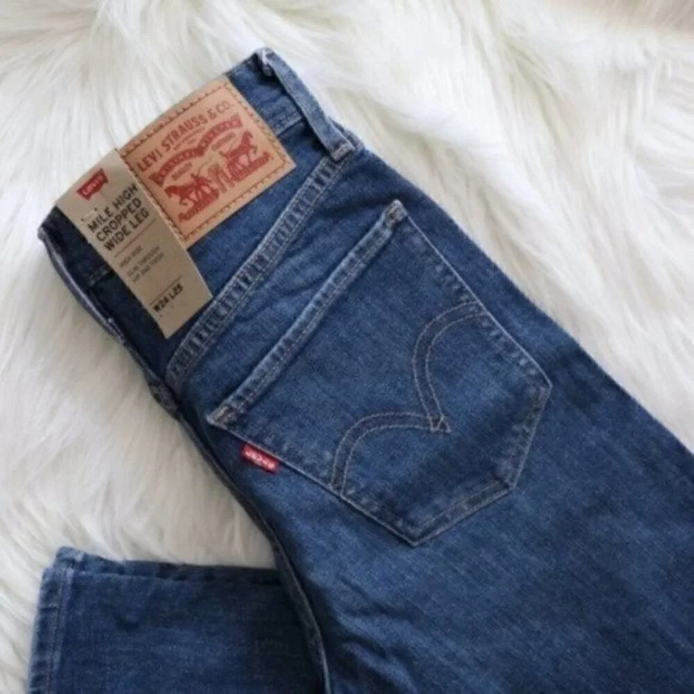 NWT Levis Mile High Rise Blue Wash Wide Leg Cropped Denim Jeans Size 29